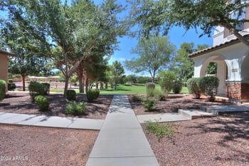 986 S Hawk Ln, Gilbert, AZ 85296