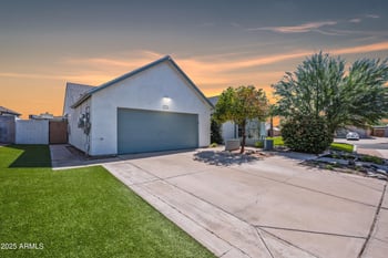 9865 46th St, Phoenix, AZ 85044