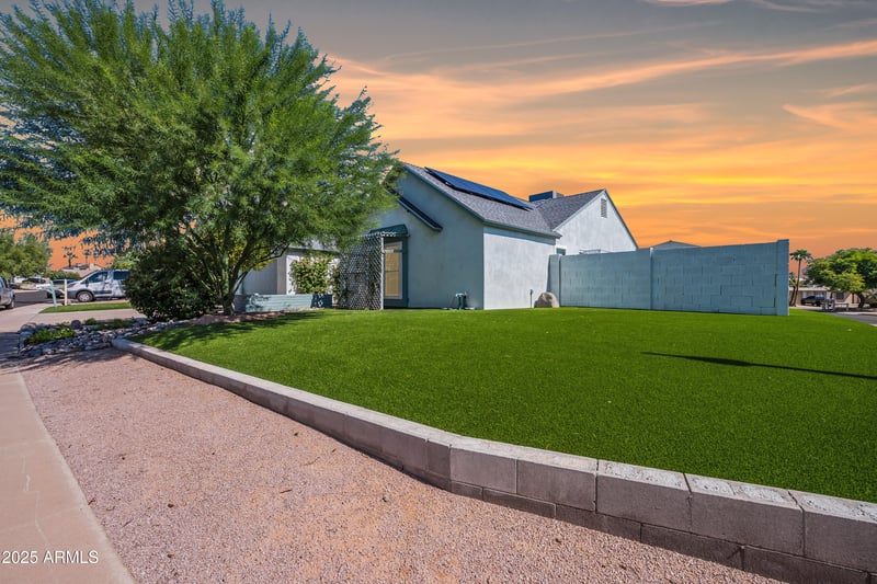 9865 46th St, Phoenix, AZ 85044
