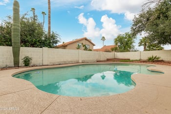 987 Divot Dr, Tempe, AZ 85283