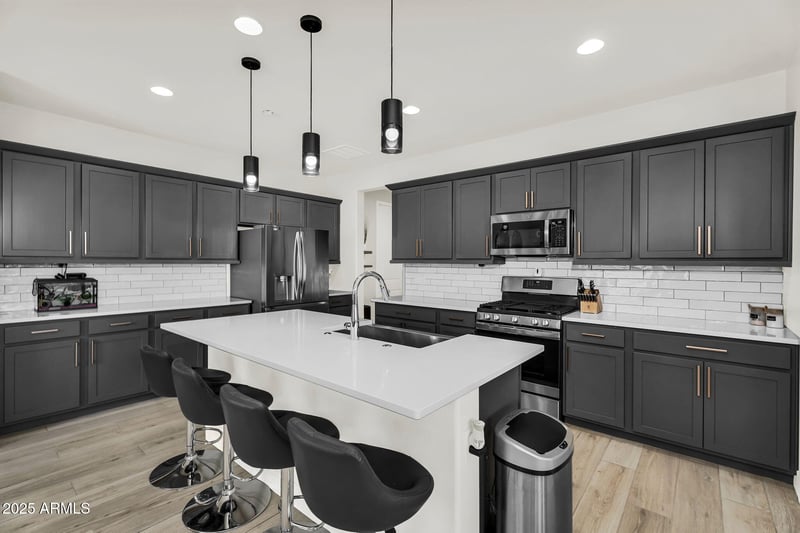 987 Macaw Dr, Queen Creek, AZ 85140