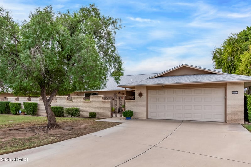 9881 Spanish Moss Ct, Sun City, AZ 85373