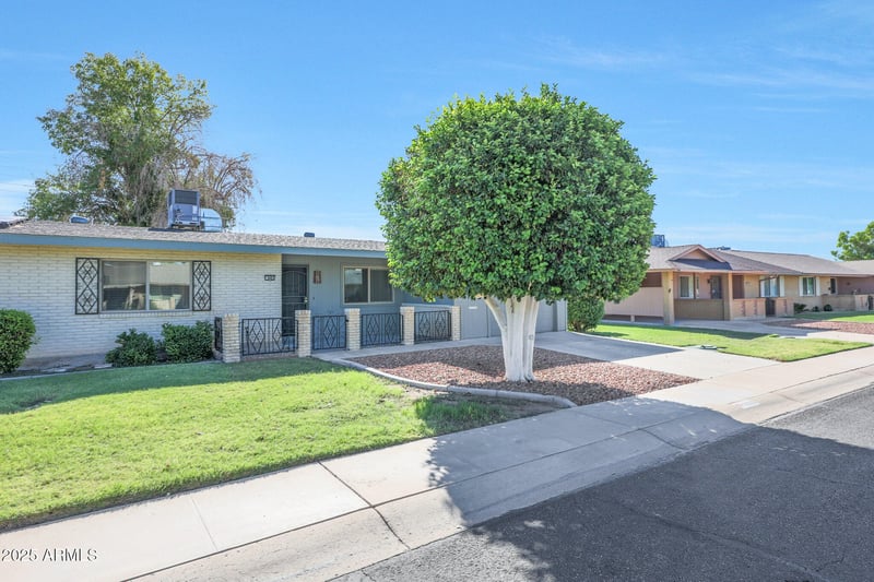 9883 Balboa Dr, Sun City, AZ 85351