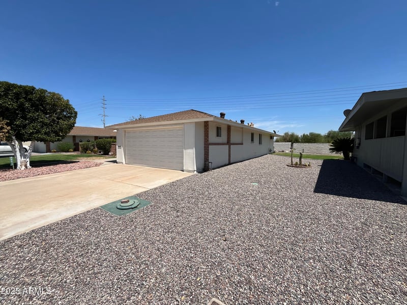 9891 Balboa Dr, Sun City, AZ 85351