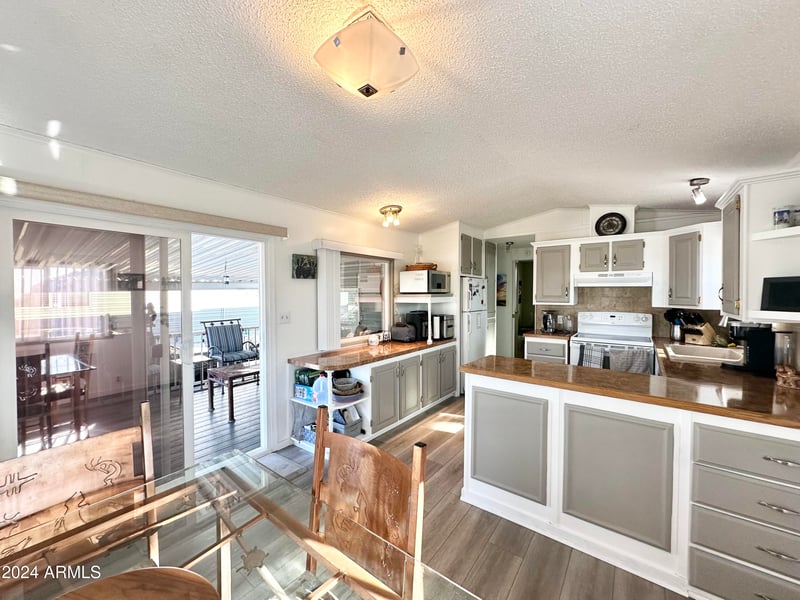 99 Kaoline Dr, Apache Junction, AZ 85119