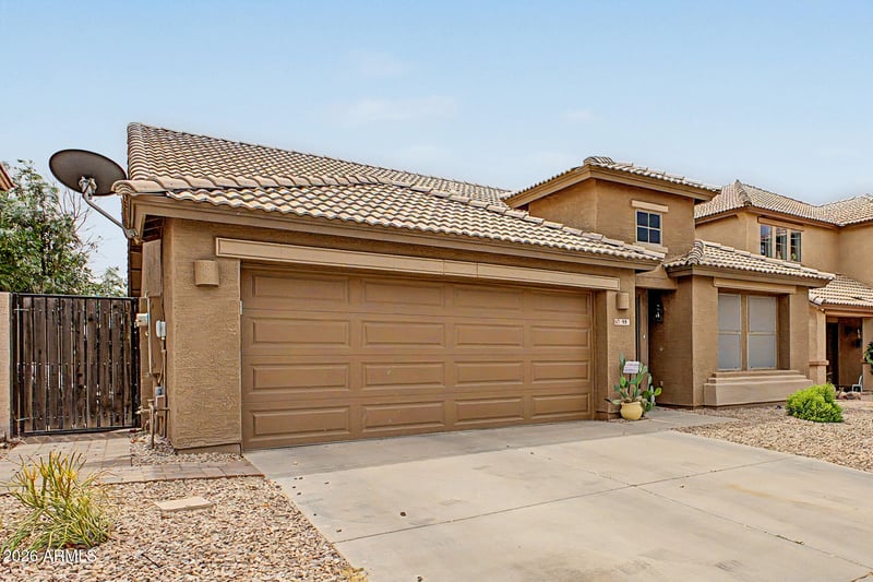 99 Yellow Bee Dr, San Tan Valley, AZ 85143