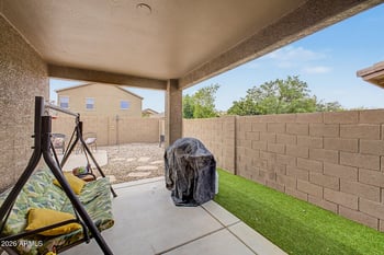 99 Yellow Bee Dr, San Tan Valley, AZ 85143