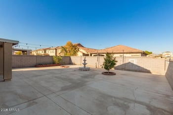 990 Doris St, Avondale, AZ 85323