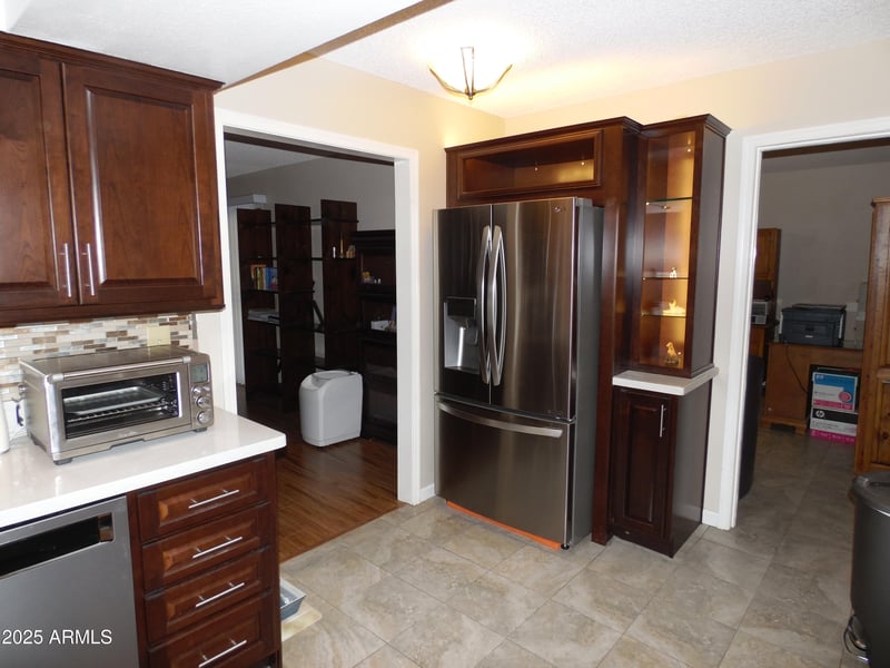 9901 Mescalero Ct, Sun City, AZ 85373