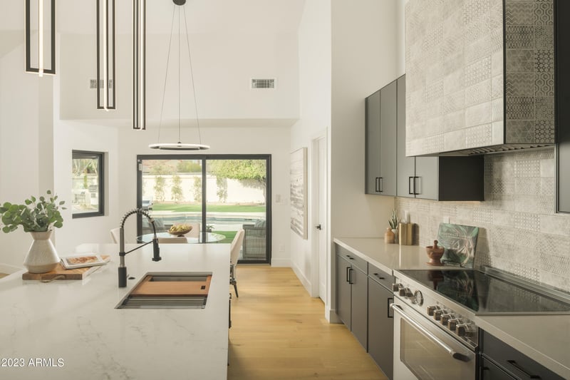 9902 E Mission Ln, Scottsdale, AZ 85258