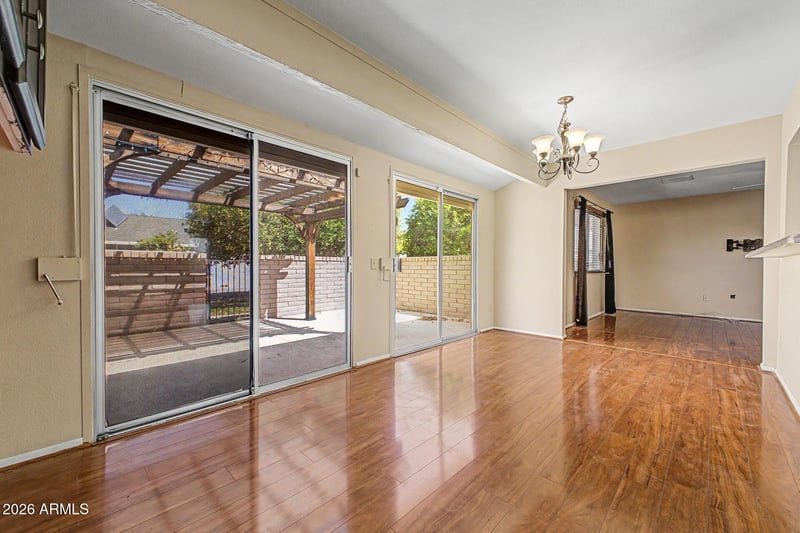 9902 W Signal Butte Cir, Sun City, AZ 85373