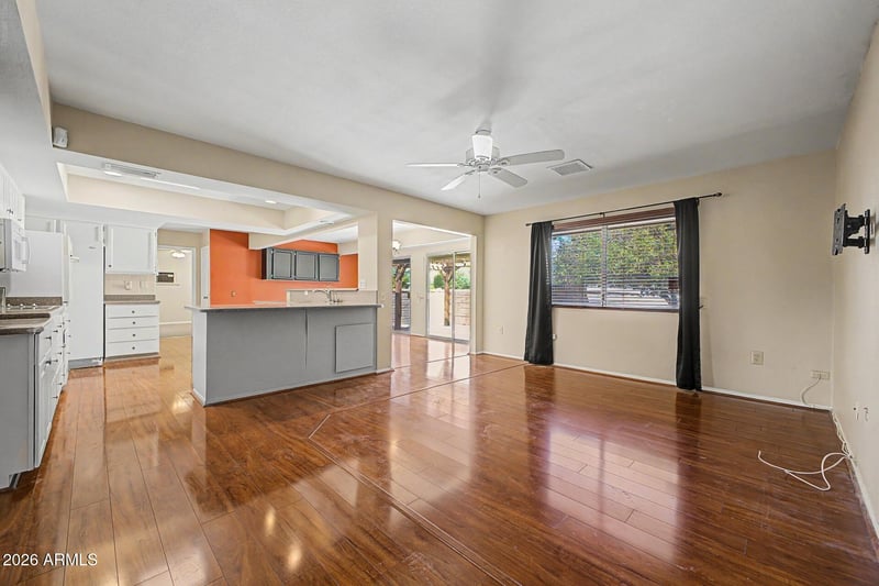 9902 W Signal Butte Cir, Sun City, AZ 85373