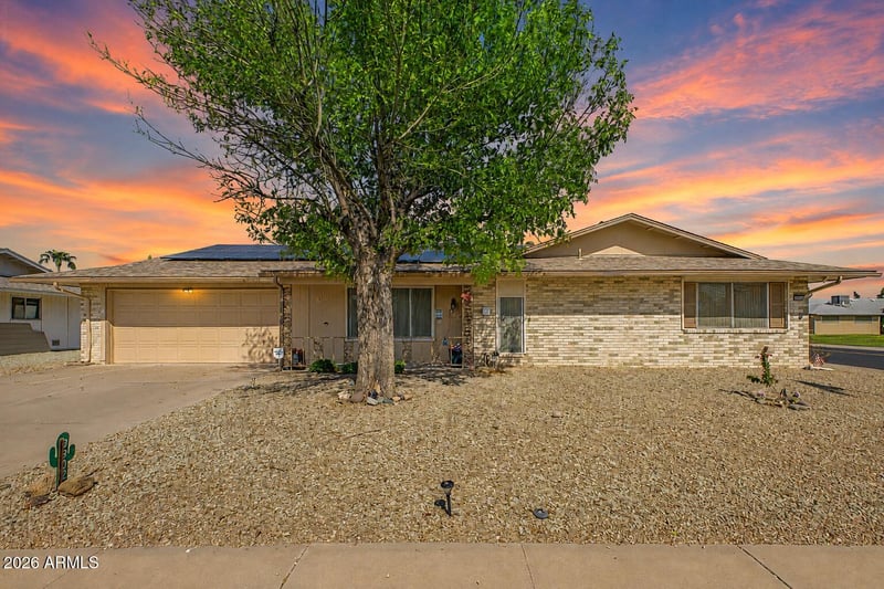 9902 W Signal Butte Cir, Sun City, AZ 85373