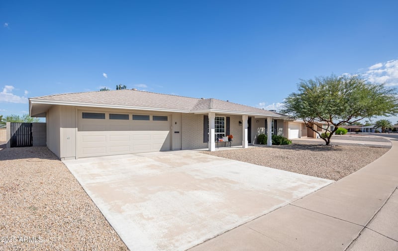 9905 Bright Angel Cir, Sun City, AZ 85351