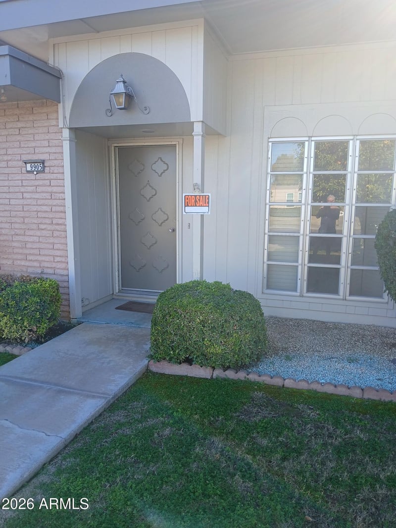 9905 Hawthorn Dr, Sun City, AZ 85351