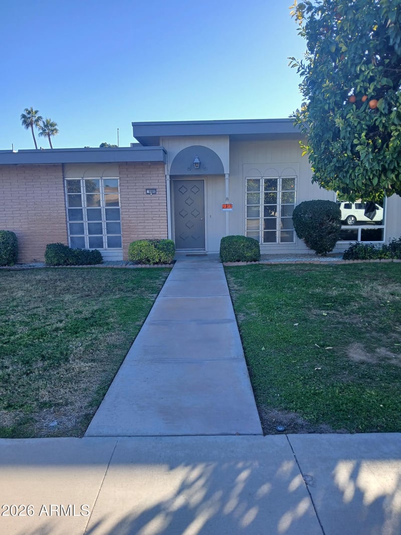 9905 Hawthorn Dr, Sun City, AZ 85351