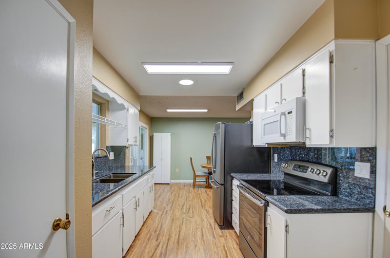 9909 Newport Dr, Sun City, AZ 85351