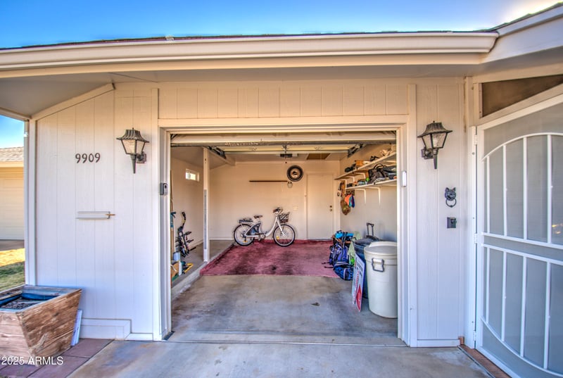 9909 Newport Dr, Sun City, AZ 85351