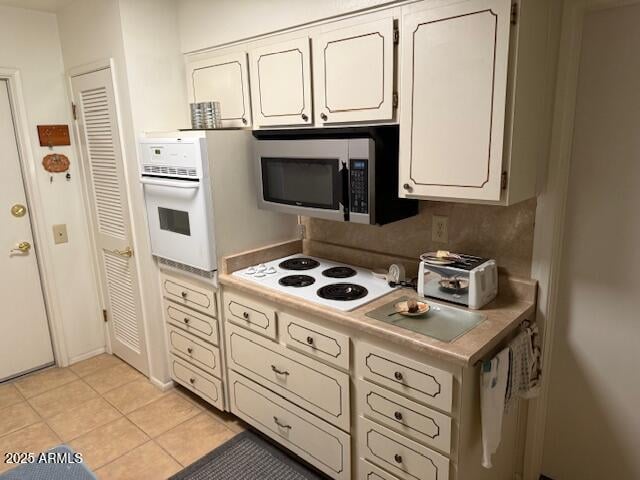 9909 Sandstone Dr, Sun City, AZ 85351