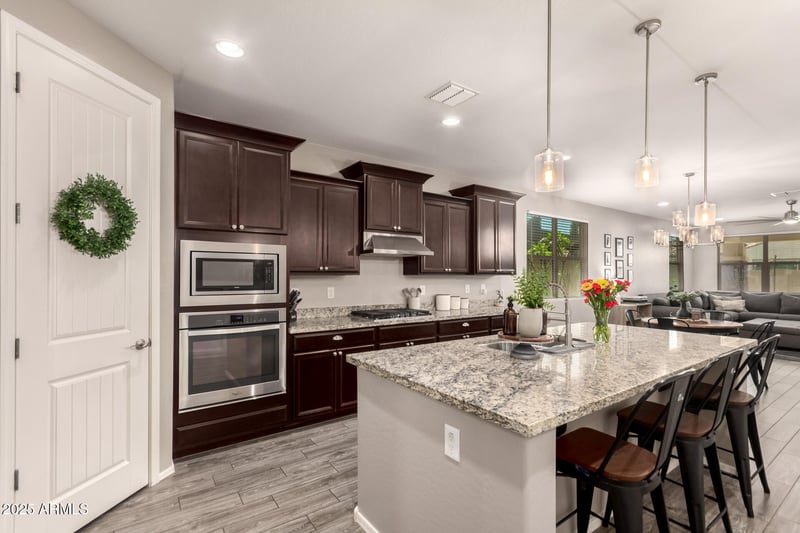 9909 Theia Dr, Mesa, AZ 85212