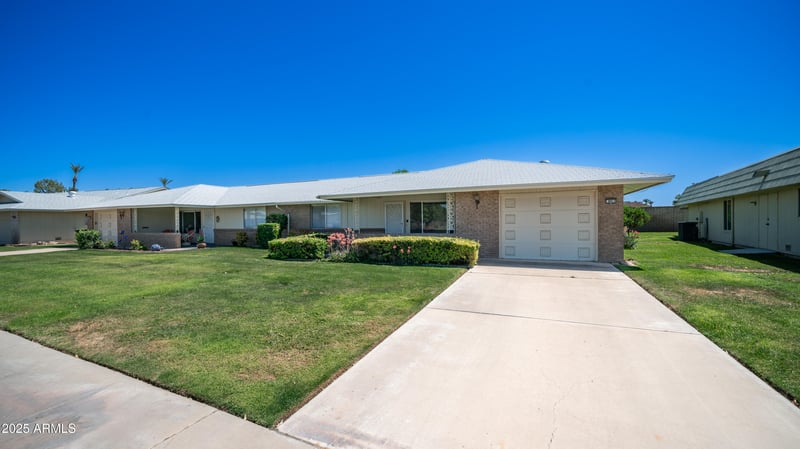 9911 Pleasant Valley Rd, Sun City, AZ 85351