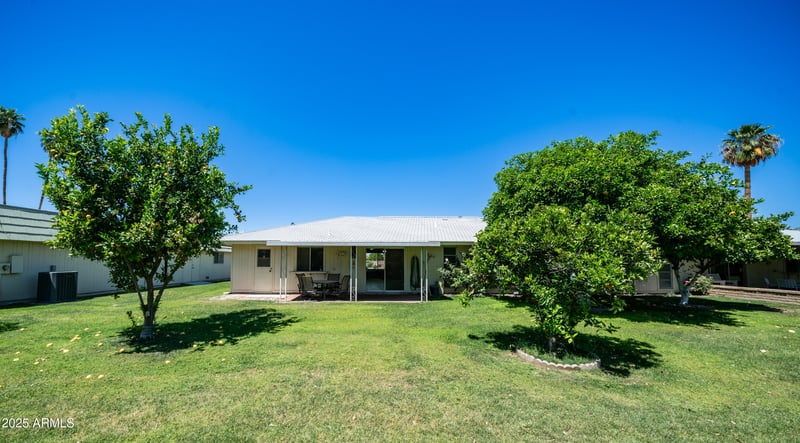 9911 Pleasant Valley Rd, Sun City, AZ 85351