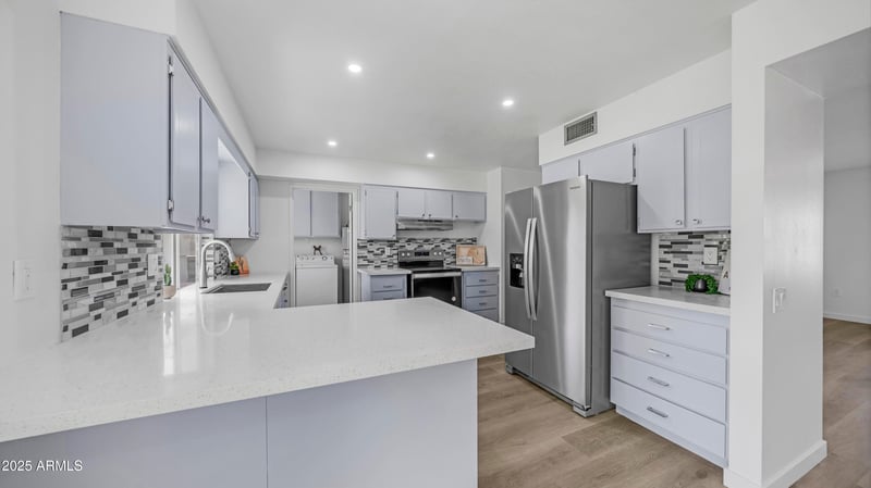 9911 Pleasant Valley Rd, Sun City, AZ 85351