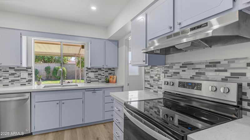 9911 Pleasant Valley Rd, Sun City, AZ 85351