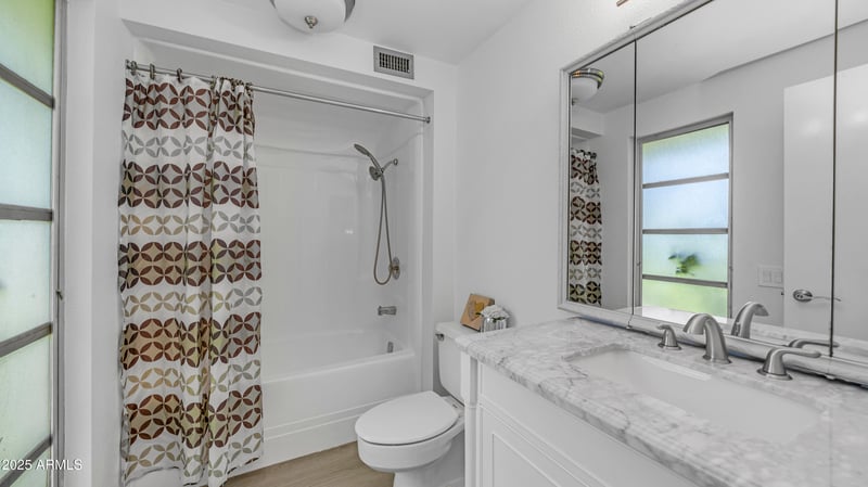 9911 Pleasant Valley Rd, Sun City, AZ 85351