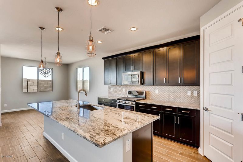 9912 E Kinetic Dr, Mesa, AZ 85212