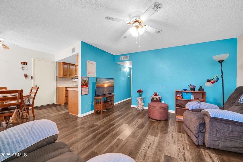 9912 N 97th Dr #B, Peoria, AZ 85345