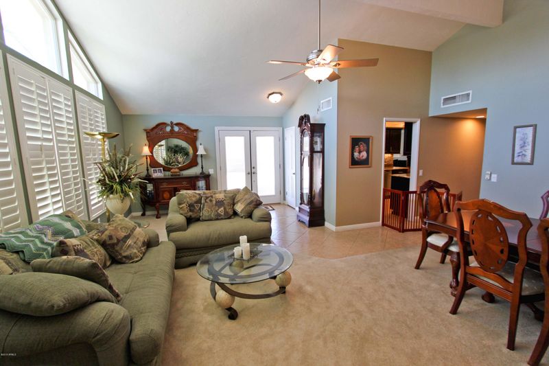 9914 W Gulf Hills Dr, Sun City, AZ 85351