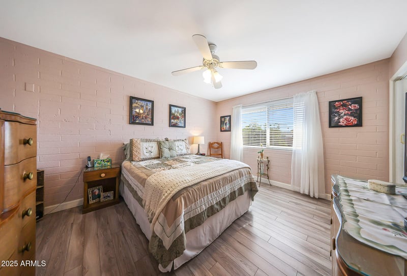 9915 Hope Cir, Sun City, AZ 85351