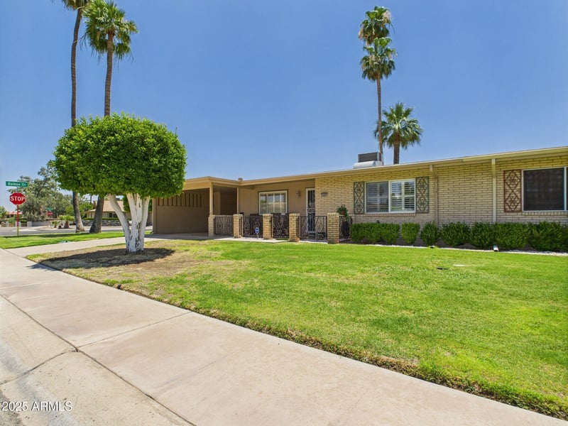 9915 Mountain View Rd, Sun City, AZ 85351