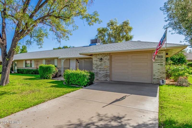 9915 Sandstone Dr, Sun City, AZ 85351