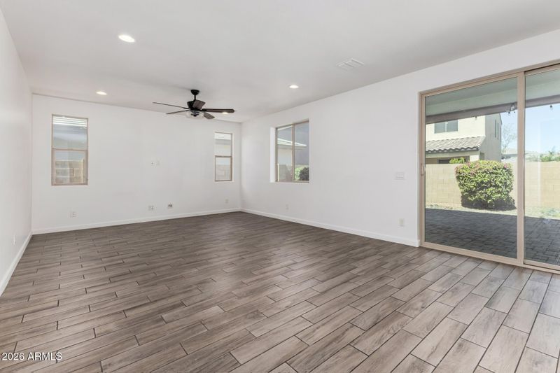 9916 E Kinetic Dr, Mesa, AZ 85212