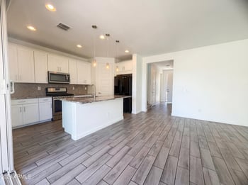 9916 Kinetic Dr, Mesa, AZ 85212