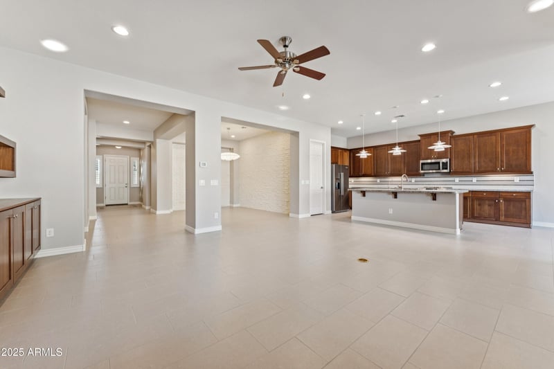 9916 Redbird Rd, Peoria, AZ 85383
