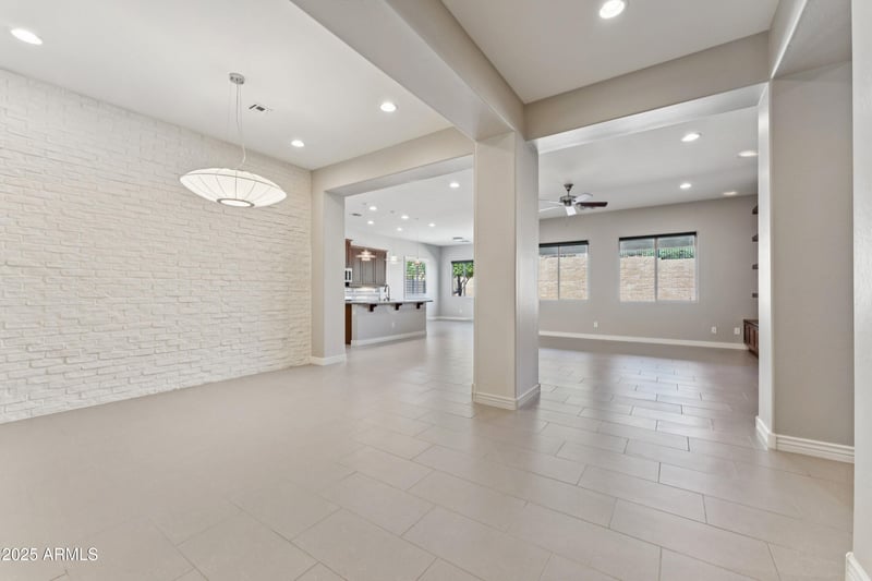 9916 Redbird Rd, Peoria, AZ 85383