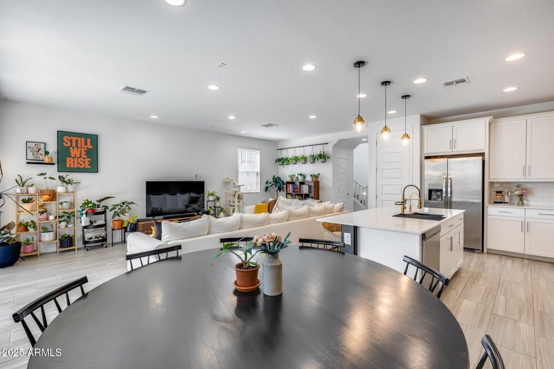 9916 Texas Ave, Mesa, AZ 85212