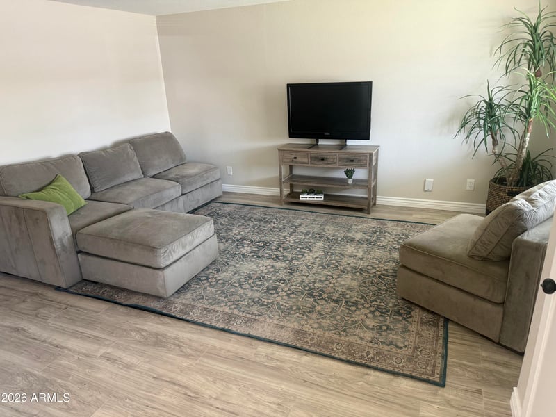 9918 N 95th Dr #B, Peoria, AZ 85345