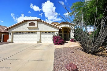 9920 57th Dr, Glendale, AZ 85302