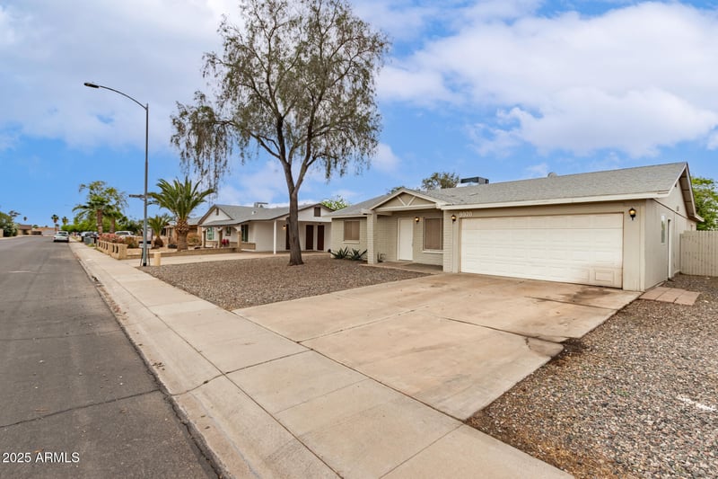 9920 73rd Ave, Peoria, AZ 85345