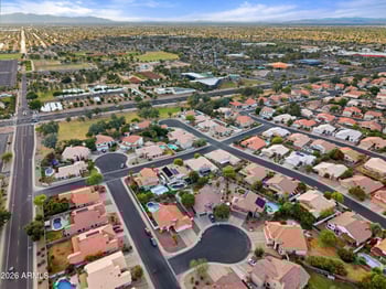 9922 57th Ln, Glendale, AZ 85302