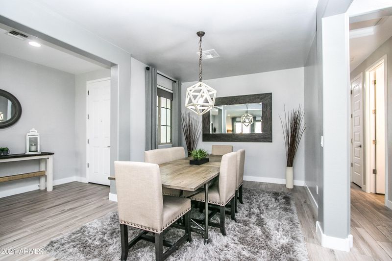 9924 W Navigator Ln, Peoria, AZ 85383