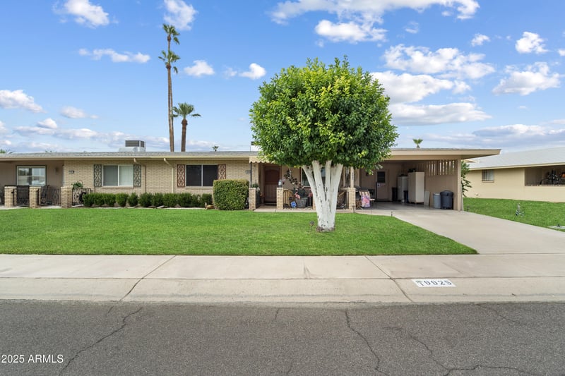 9925 Mountain View Rd, Sun City, AZ 85351