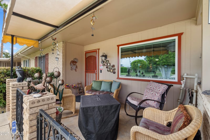 9925 Mountain View Rd, Sun City, AZ 85351
