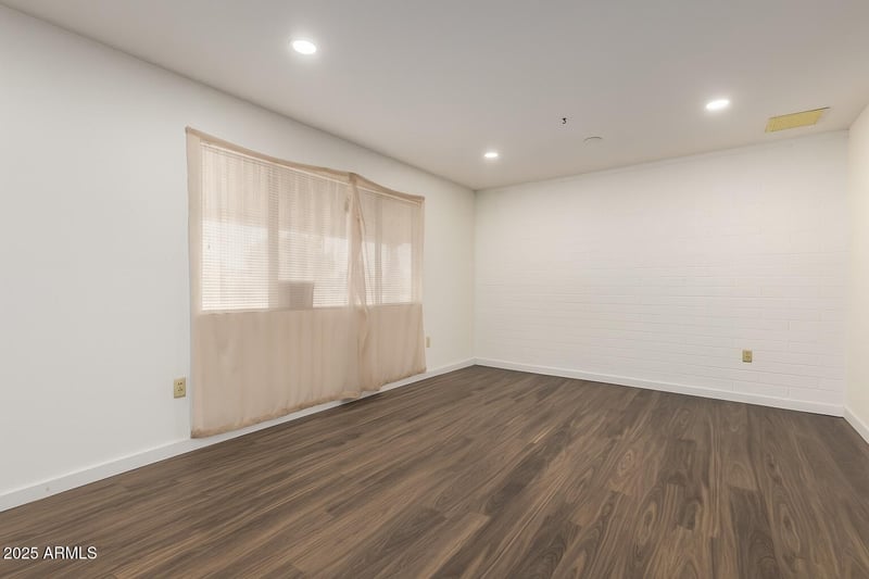 9934 Coggins Dr, Sun City, AZ 85351