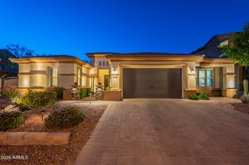 9934 White Feather Ln, Peoria, AZ 85383