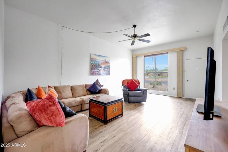 9935 Thunderbird Blvd, Sun City, AZ 85351